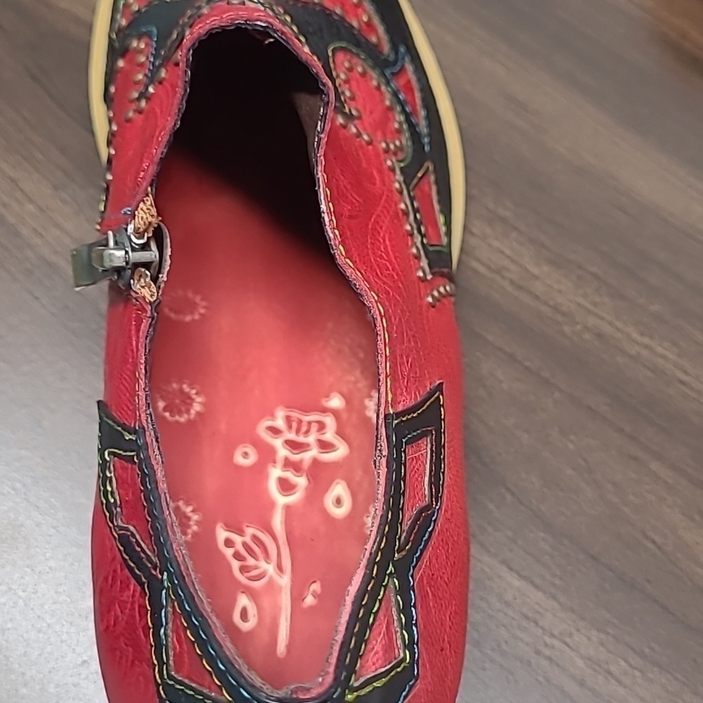 Size 36 Red and Black Faux Leather Cowboy Boots - Picture 5 of 7